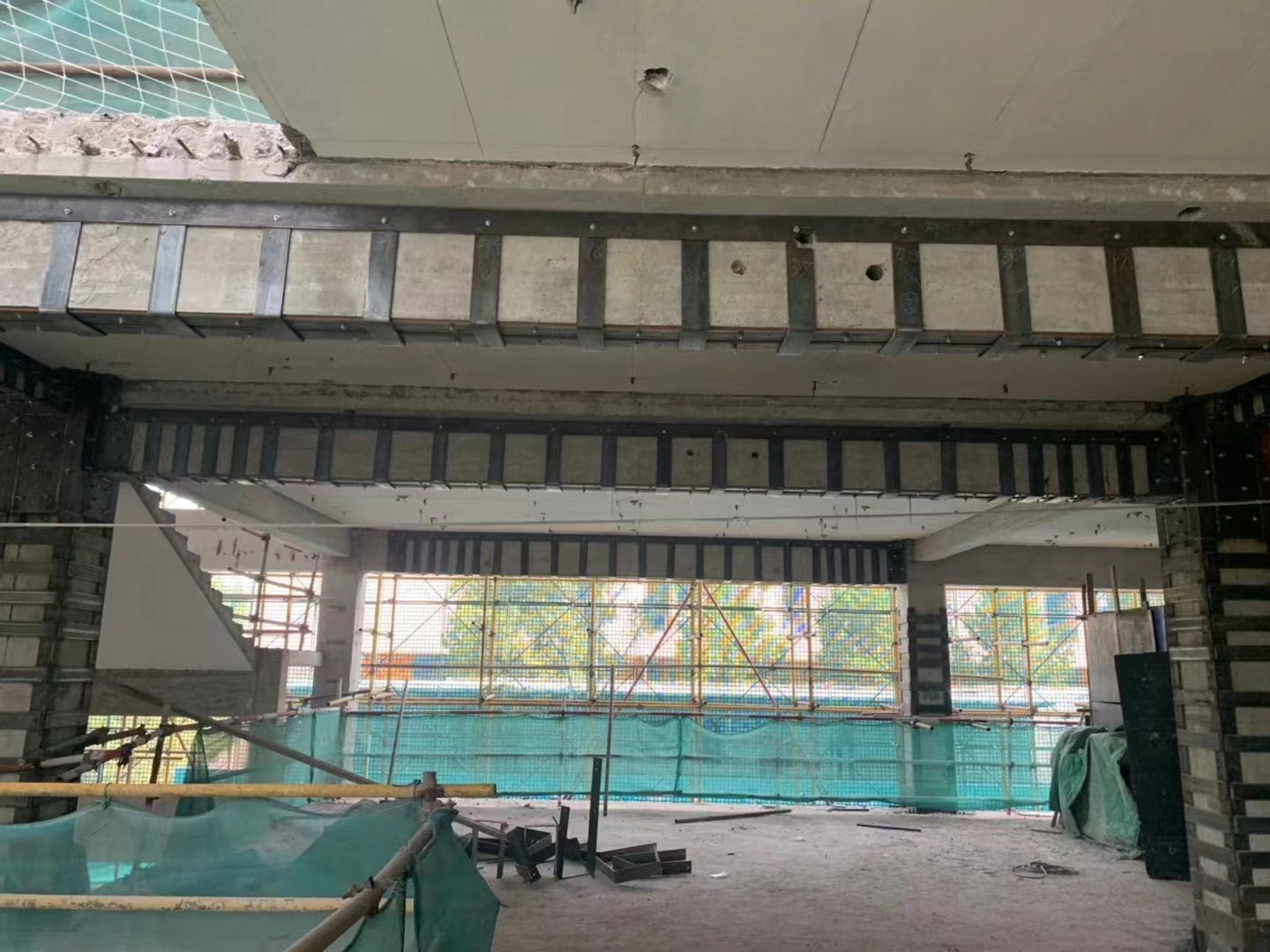 北湖粘钢加固施工技巧